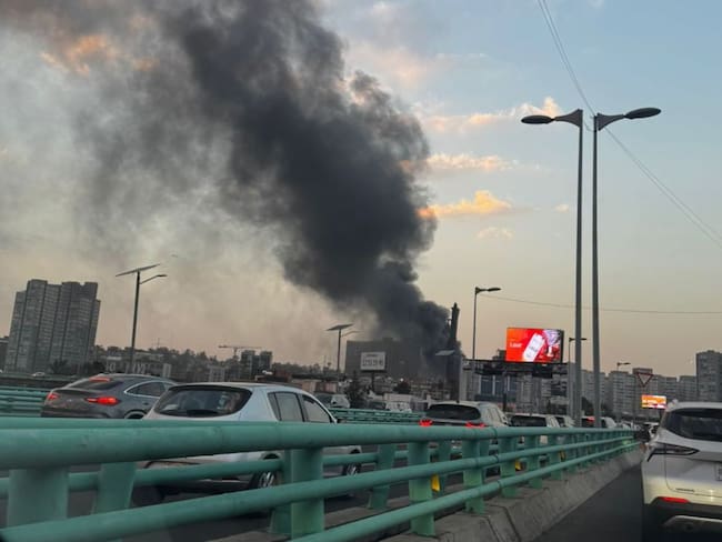 San Pedro de los Pinos: Se incendia bodega de plásticos en Avenida Central, en la alcaldía Álvaro Obregón
