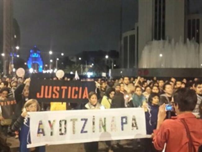 Termina con violencia protesta pacífica por Ayotzinapa
