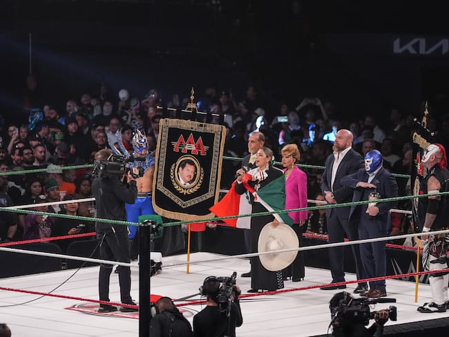 Cantar mal el Himno Nacional Mexicano puede costarte hasta 278 mil pesos: el caso Deyra Barrera en WWE revive la polémica