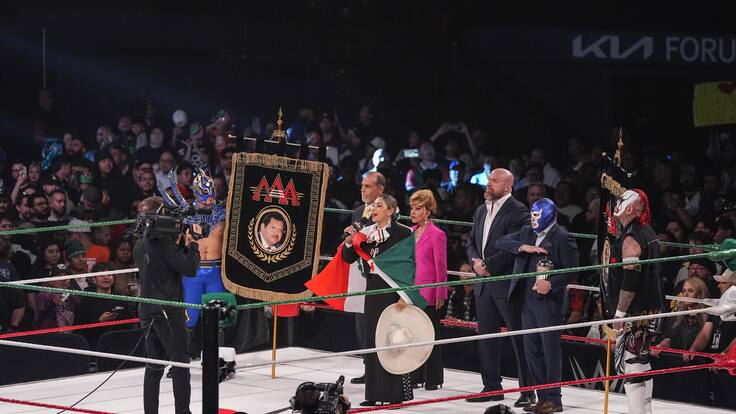 Cantar mal el Himno Nacional Mexicano puede costarte hasta 278 mil pesos: el caso Deyra Barrera en WWE revive la polémica