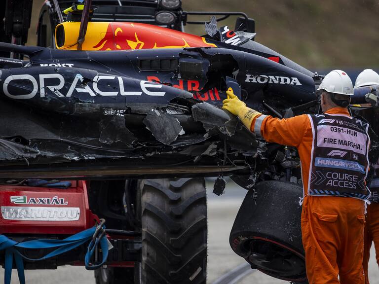 ¡Vuelve a chocar! El piloto Checo Perez sufre accidente en el GP Hungría | FOTOS