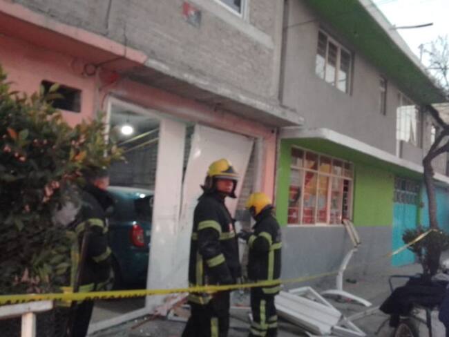 Explosión de tanque de gas deja 6 lesionados y 4 viviendas dañadas en Neza