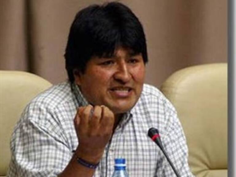 Insta Evo Morales a luchar contra racismo