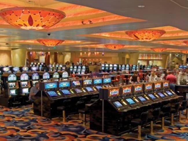 Anuncia Blake que no otorgarán más permisos para casinos