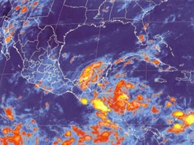 Se disipa Nate, pero la onda 17 afecta al sureste del país