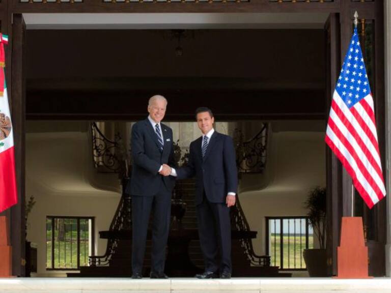 Biden ofrece disculpas ante EPN por campaña antimexicana de Donald Trump