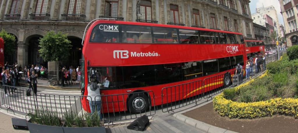 Presentan los primeros autobuses doble piso de la Línea 7 ...