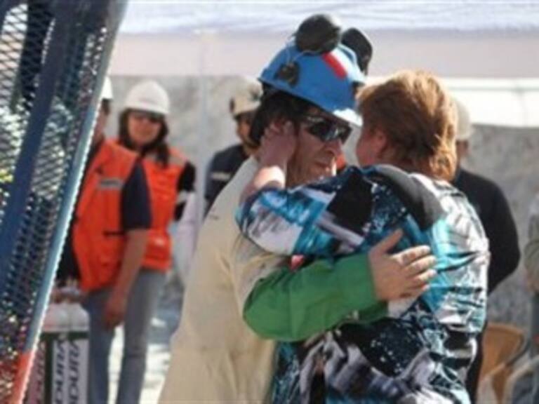 Sale de la mina Renán Avalos