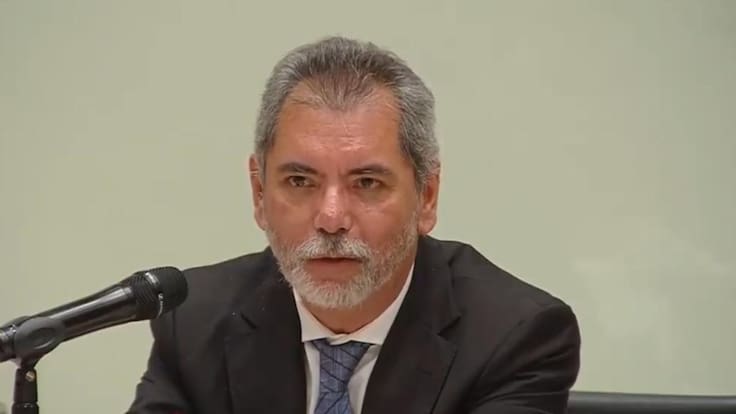 El secretario de Hacienda descarta renuncia y defiende consolidación fiscal