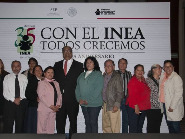 INEA ofrece educación a deportados mexicanos