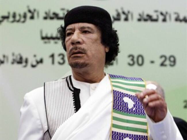 Acepta Gadafi plan de paz de la UA, rebeldes lo rechazan