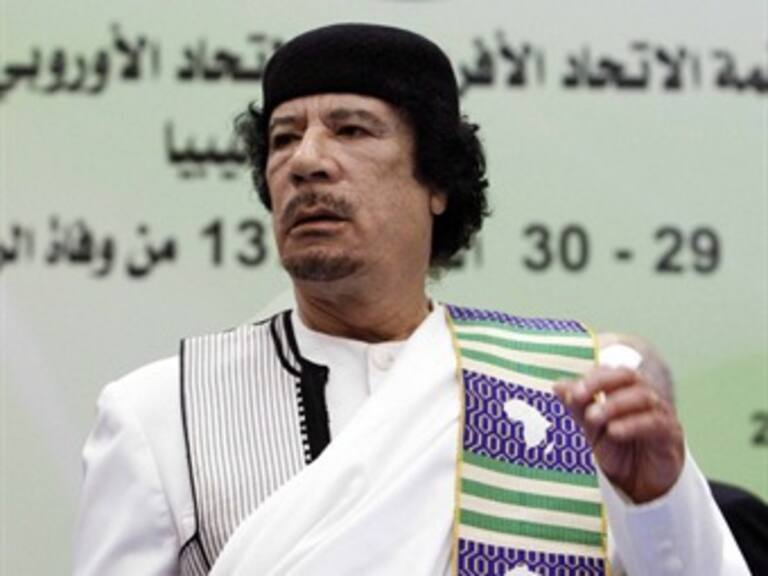 Acepta Gadafi plan de paz de la UA, rebeldes lo rechazan