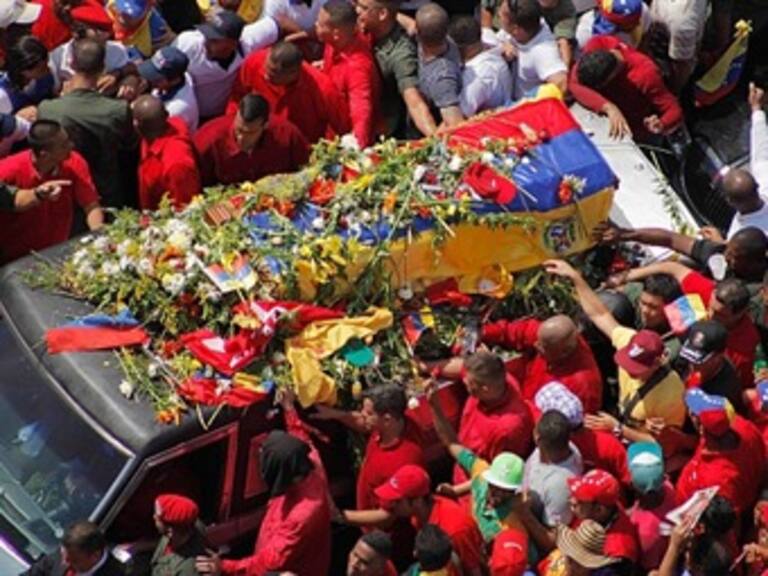 Comienza ceremonia de despedida de Chávez con acto religioso
