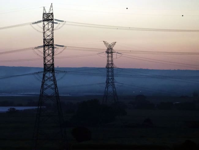 Restablece CFE al 97% suministro eléctrico en tres estados del país