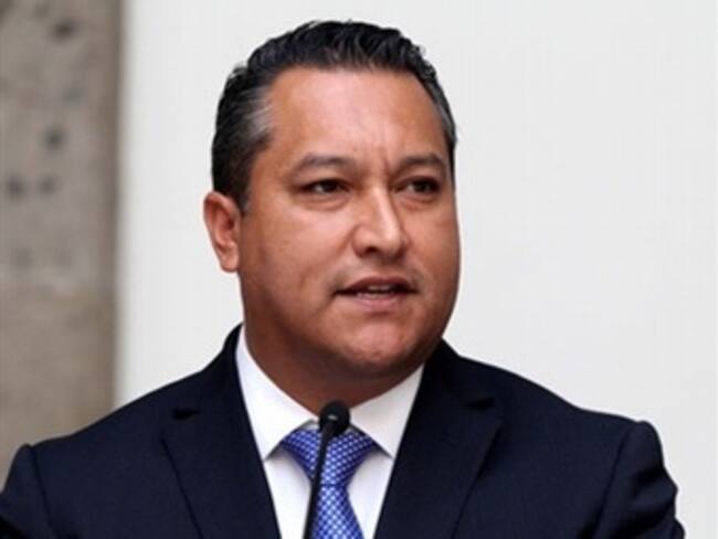 Da Obama condolencias a Calderón