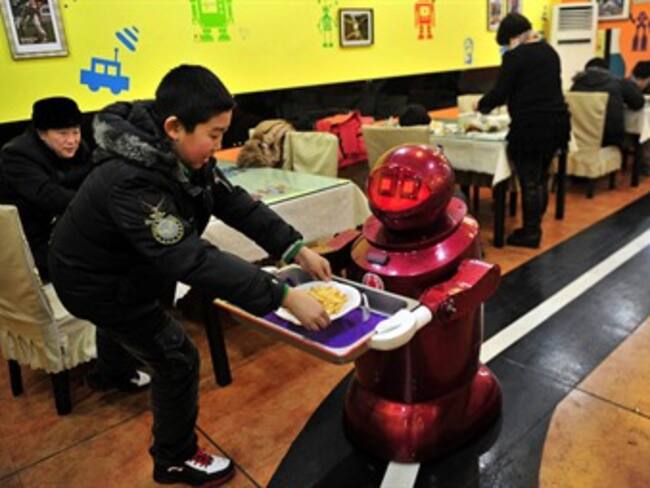 Camareros robots. 'La Reata' del martes 15 de enero