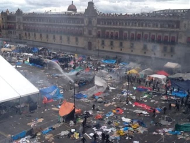 Fotogalería: Libre plancha de la Constitución de plantón de la CNTE