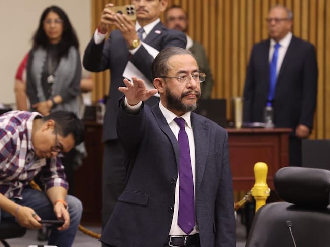 Ricardo Monreal confirma que Hugo Eric Flores dejará la bancada de Morena para dirigir PAZ