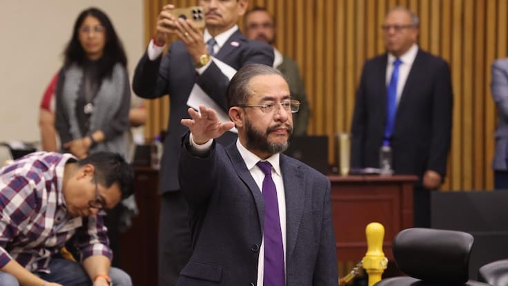 Ricardo Monreal confirma que Hugo Eric Flores dejará la bancada de Morena para dirigir PAZ