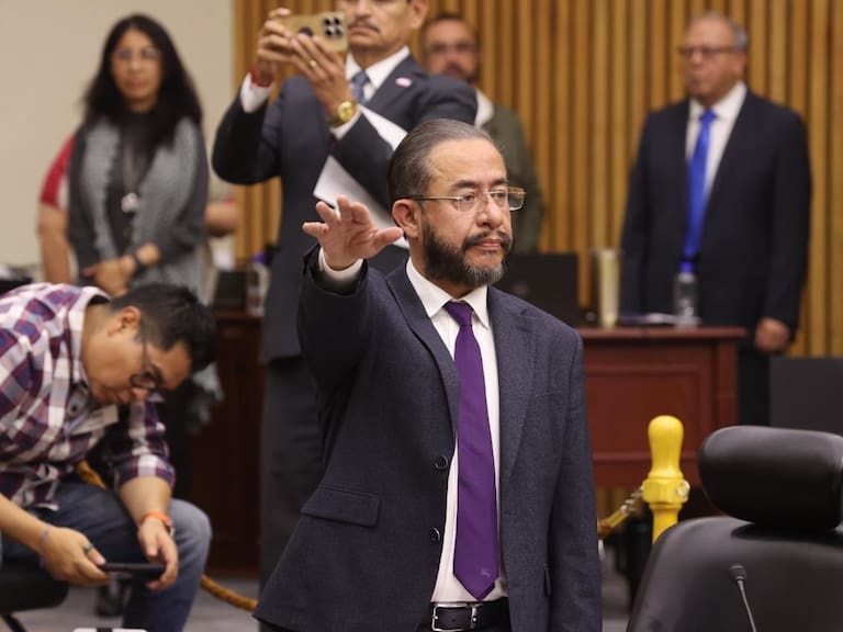 Ricardo Monreal confirma que Hugo Eric Flores dejará la bancada de Morena para dirigir PAZ