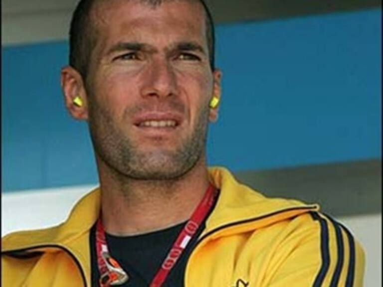 Zidane se opone al uso del vídeo en el arbitraje del fútbol