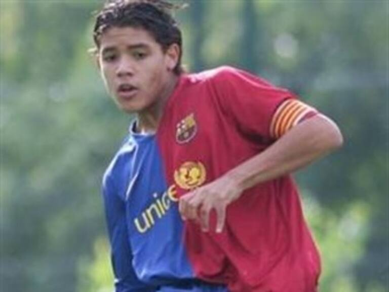 Jonathan Dos Santos se presenta al primer entrenamiento del Barcelona