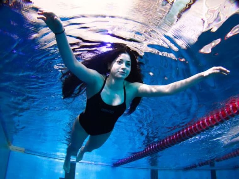 Nadadora siria salva a 20 personas en el mar Egeo