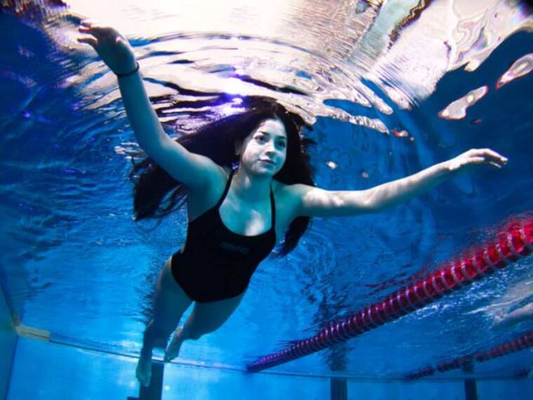 Nadadora siria salva a 20 personas en el mar Egeo