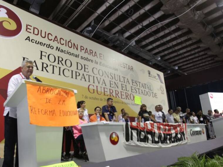Esteban Moctezuma Barragán, próximo titular de la SEP, nos habla de la suspensión del Foro Educativo ante agresiones de la CETEG.