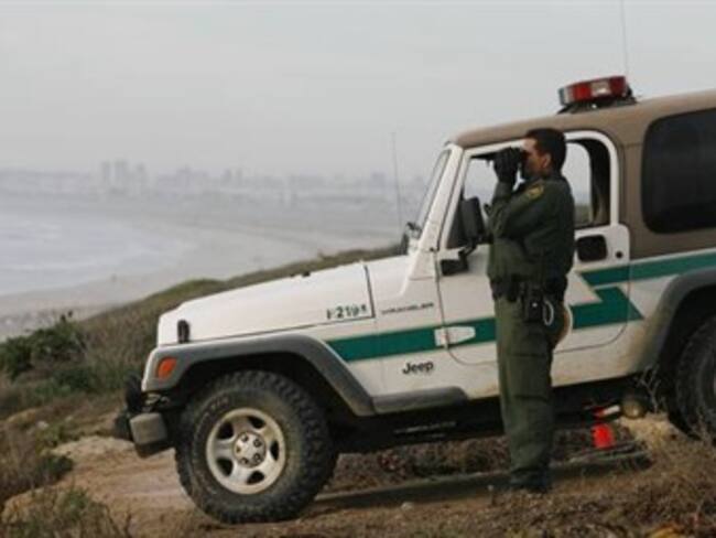 Agentes de la Patrulla Fronteriza disparan hacia México