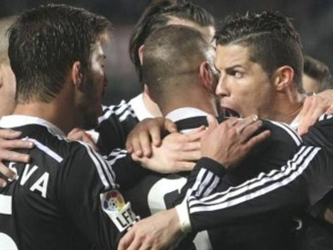 Sacan brillo en Elche Isco y Benzema al regalo del Barcelona