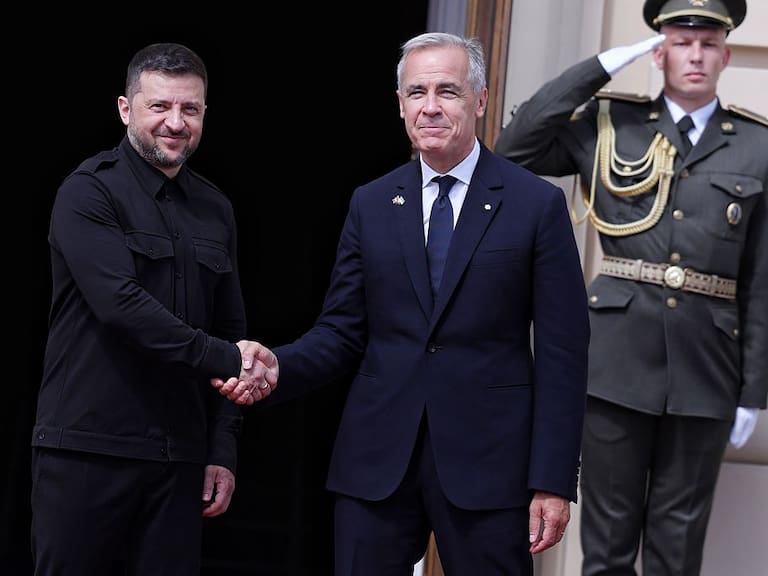 El primer ministro canadiense, Mark Carney, anunció un nuevo paquete de apoyo financiero para la reconstrucción de Ucrania previo a la reunión Zelenski-Trump