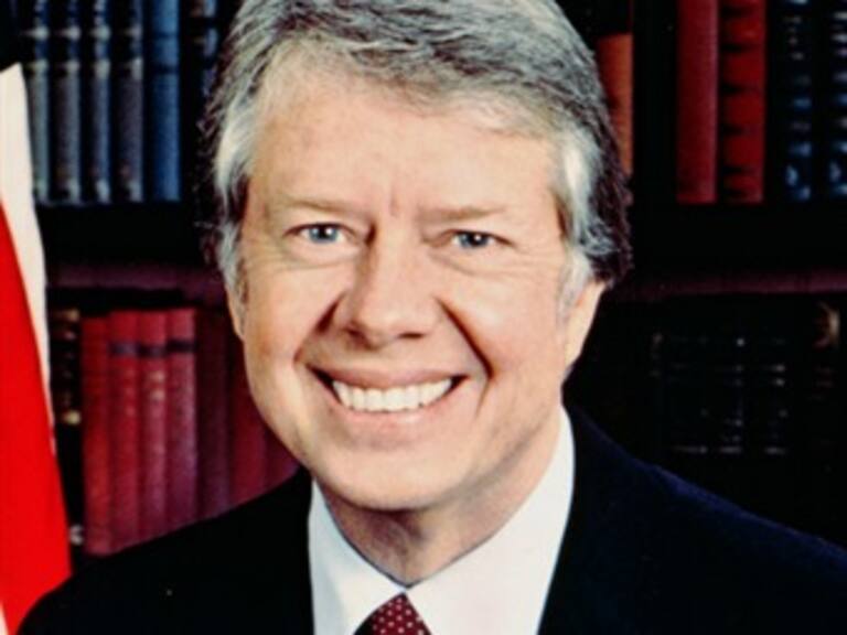 Llega Carter a Corea del Norte para negociar liberación de reo