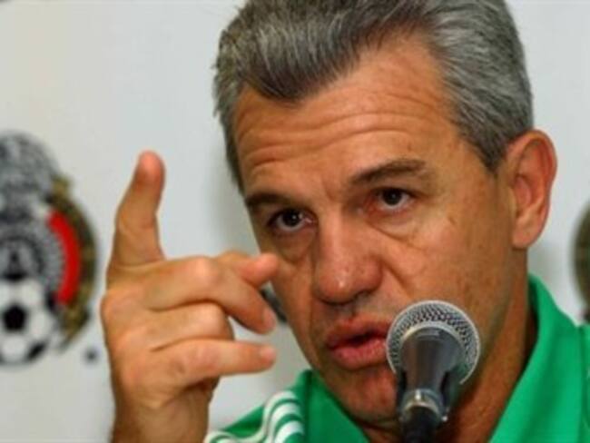 Critica prensa mexicana desempeño de selección; en Uruguay festejan