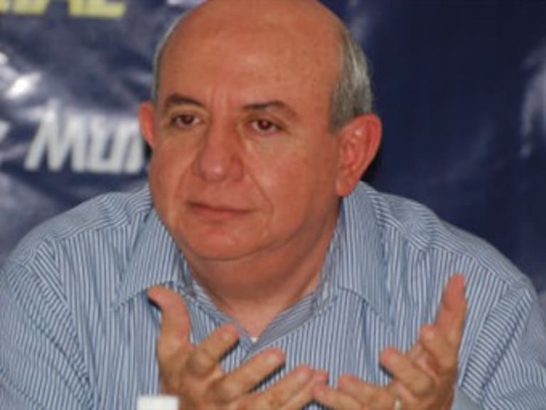 Desmiente candidato panista ser ministro de culto