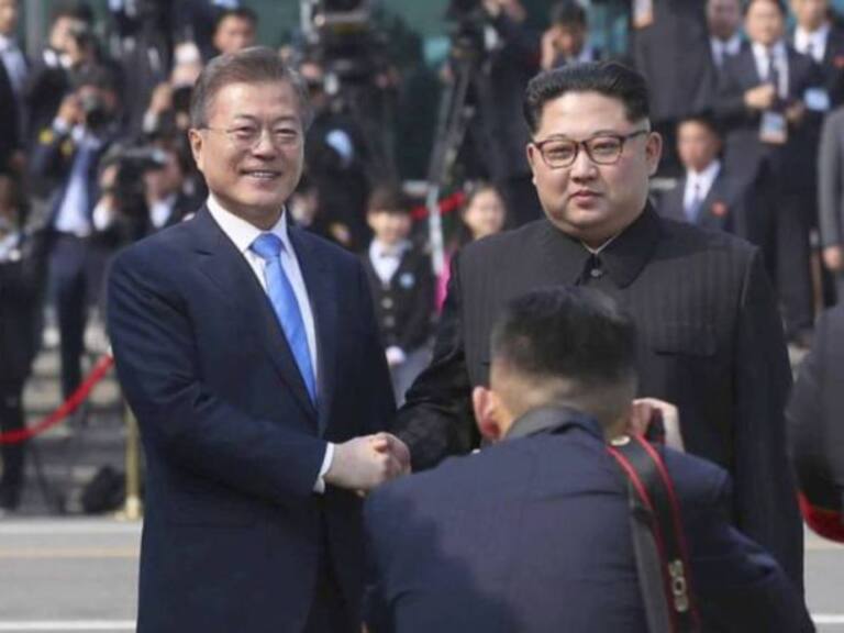Las dos Coreas acuerdan avanzar hacia la &quot;completa desnuclearización&quot; de la Península