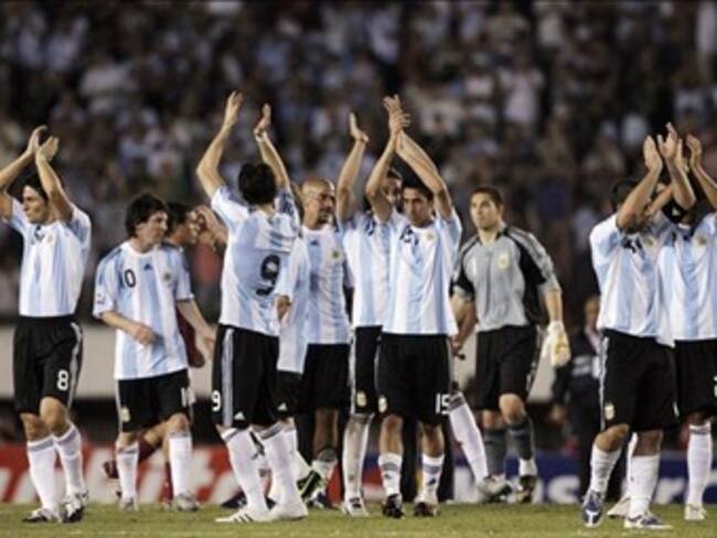 Argentina a repechaje; pierde 1-0 con Paraguay