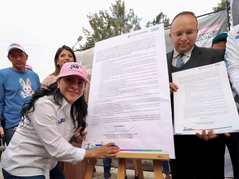 Karla Fiesco firma pacto a favor de la niñez de Cuautitlán Izcalli