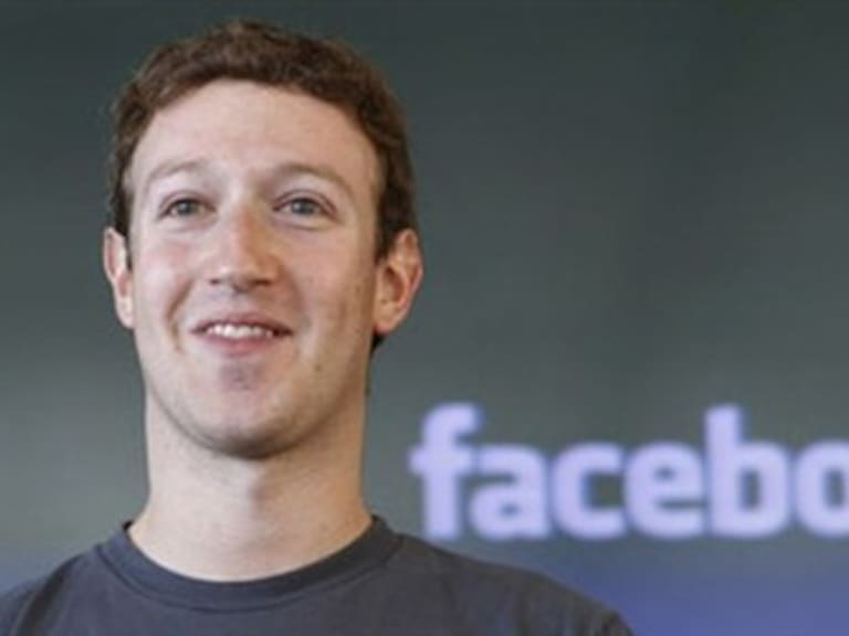Descarta Zuckerberg cambios en WhatsApp