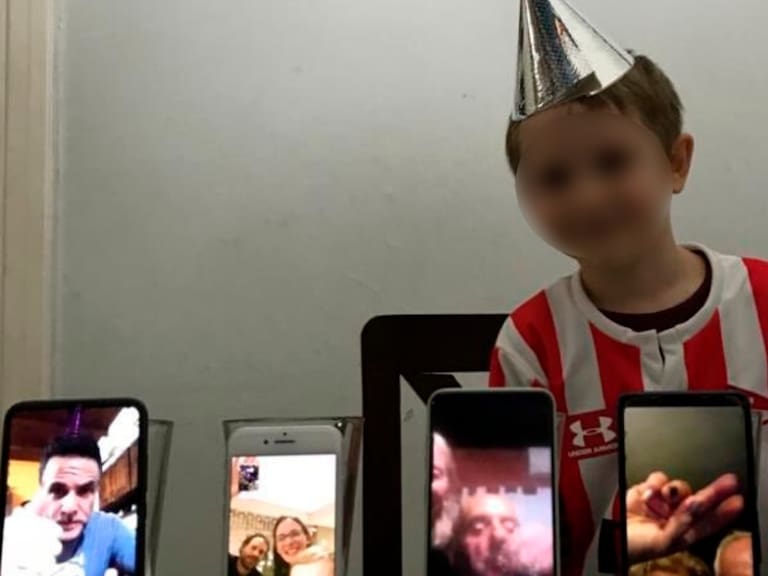 Toma eso, coronavirus; con videollamadas niño festeja su cumpleaños