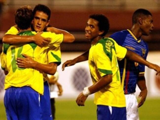 Uruguay y Brasil golean a Nueva Zelanda y Eslovaquia