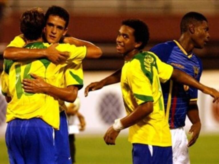 Uruguay y Brasil golean a Nueva Zelanda y Eslovaquia