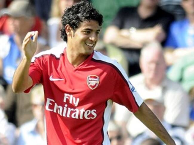 Recomiendan a Carlos Vela que regrese al Arsenal