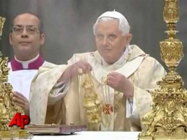 Por segunda vez, Benedicto XVI celebra Misa del Gallo antes de medianoche