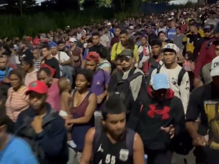Caravana con 5 mil migrantes sale de Chiapas rumbo a EEUU