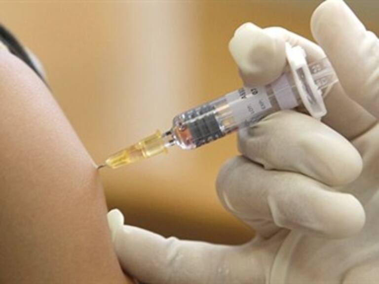 Estarán listas primeras vacunas contra ébola a inicios de 2015: OMS