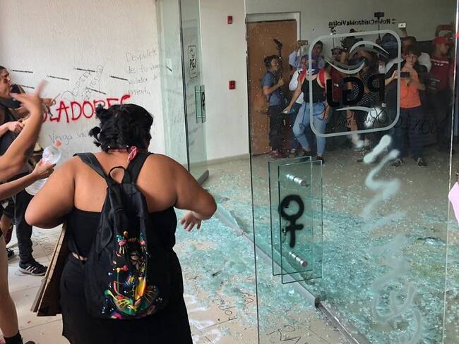 Mujeres se manifiestan en contra de la SSC