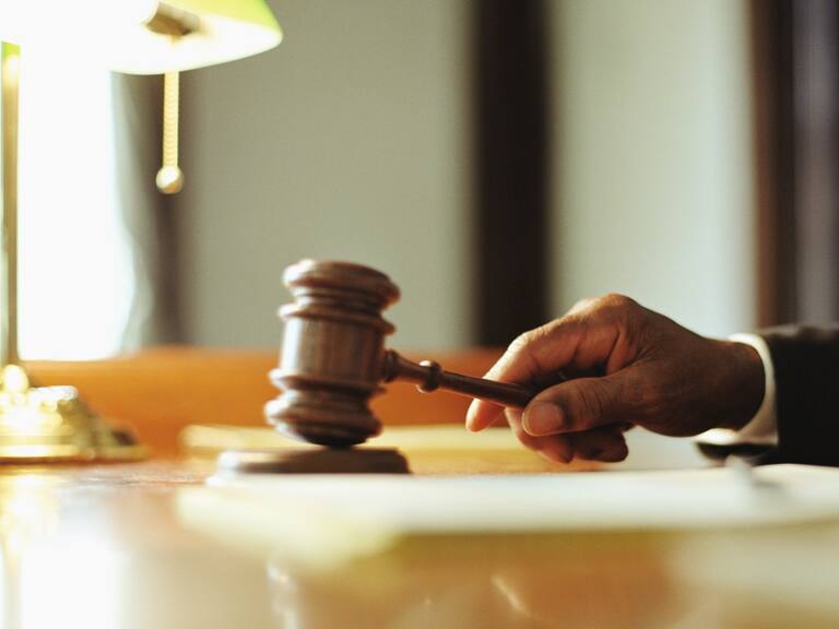 Inhabilitan a magistrado federal por vender exámenes para jueces