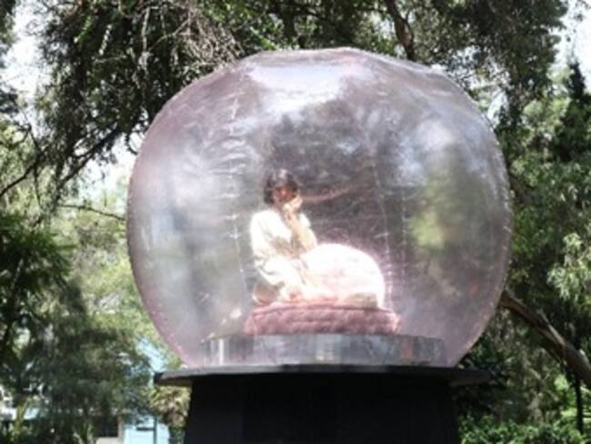 Presenta Nicolás Alvarado monólogos en burbujas