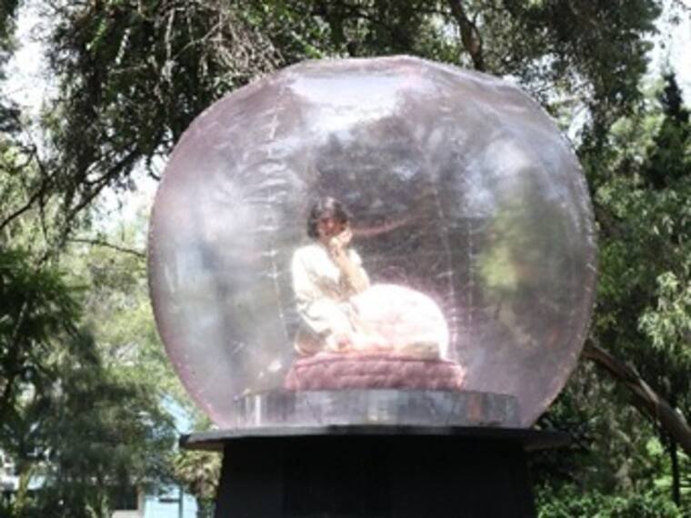 Presenta Nicolás Alvarado monólogos en burbujas